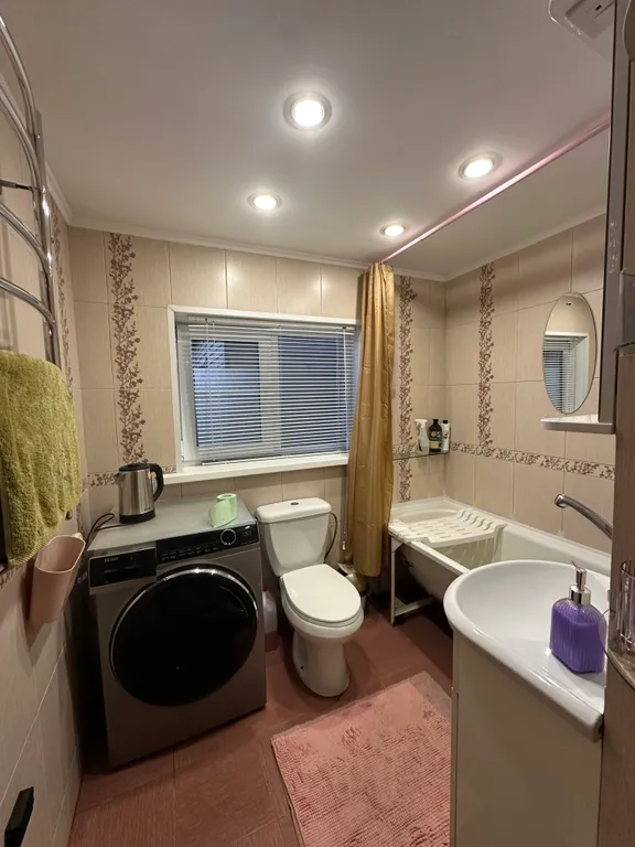 Дом под ключ с бассейном и стоянкой для авто на пл. Первомайской