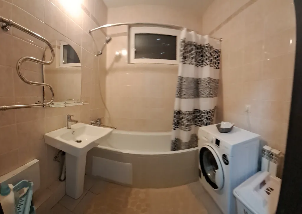 Квартира Уютная комфортабельная 3-комнатная квартира — Адлер