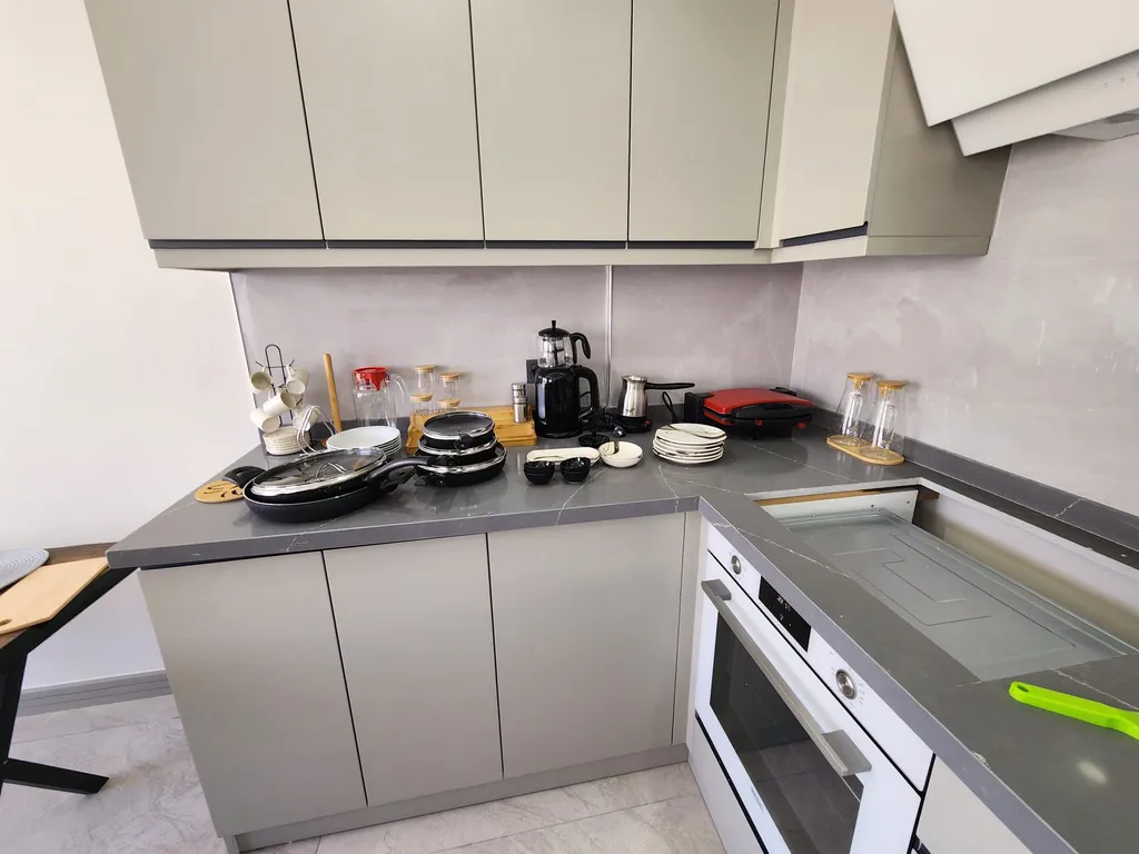 Новая 3-х комнатная квартира недалеко от пляжа в комплексе с бассейном