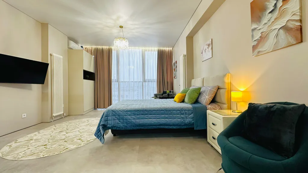 Студия с видом на центр