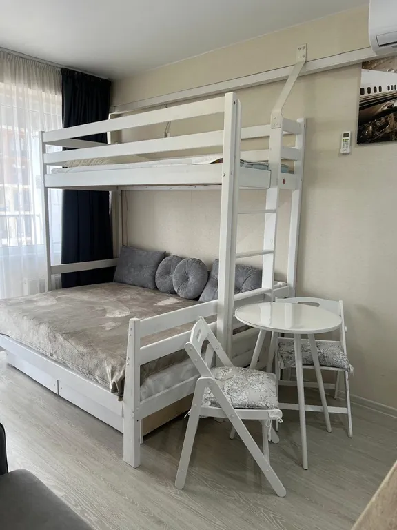 Студия на берегу моря