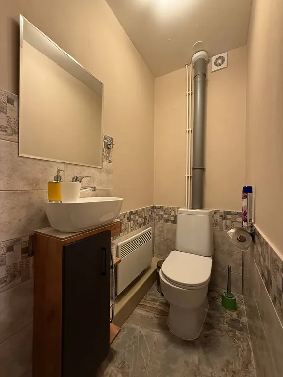 Коттедж с видом на пруд и парк