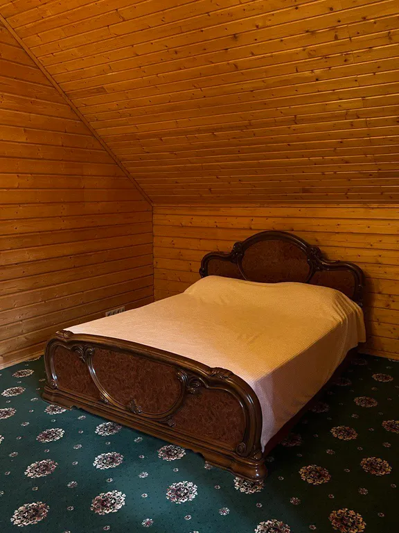 Дом с баней и бассейном