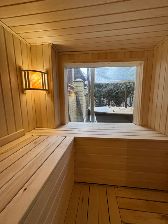 Дом с подогреваемым бассейном