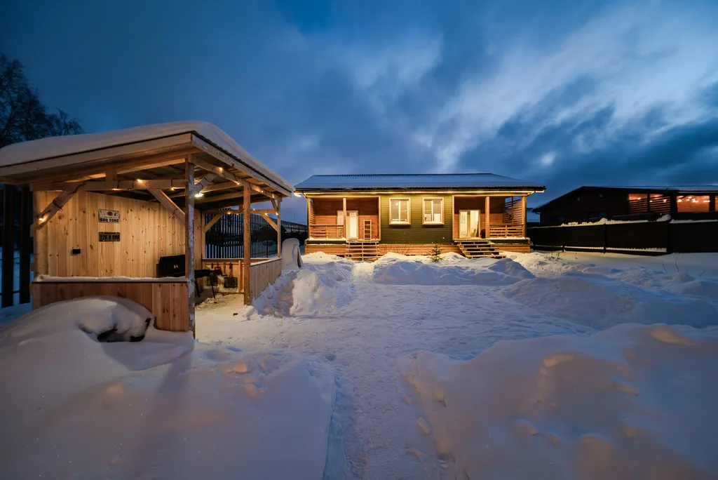 Новый дом с большим столом, кинотеатром, баней