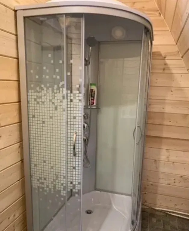 Домик у водопадов