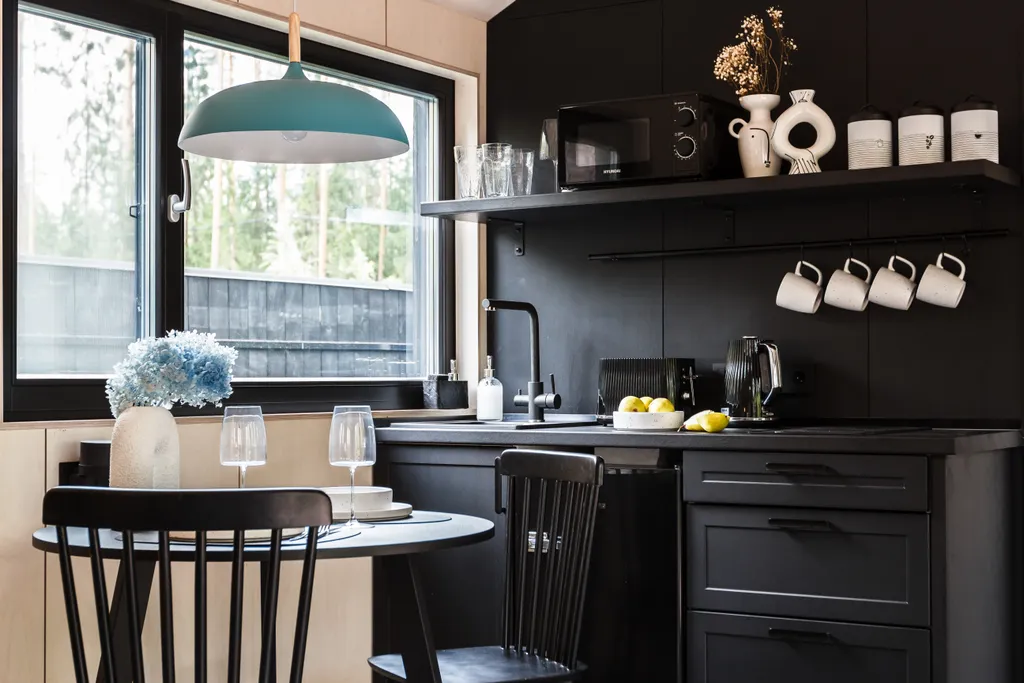 Коттедж Панорамный дом в лесу с сауной и ванной у окна — Вырица