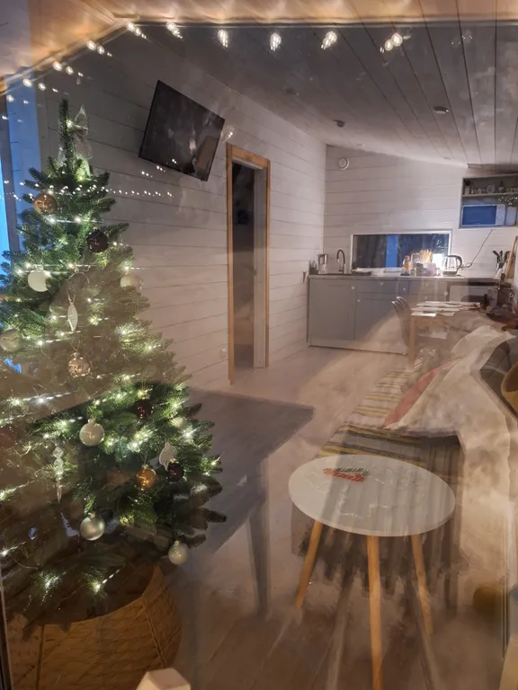 Коттедж Уютный семейный домик с террасой в лесу — Шерегеш