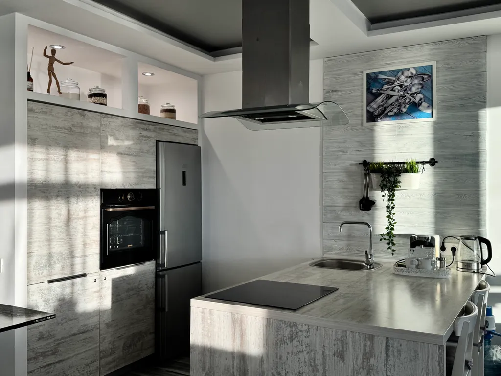 Квартира Платиновая с джакузи у окна и видом на Волгу