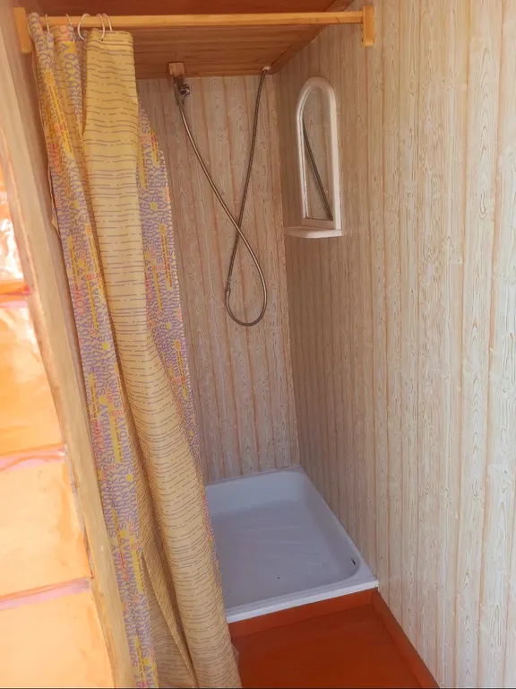 Бюджетная двухместная комната в домике