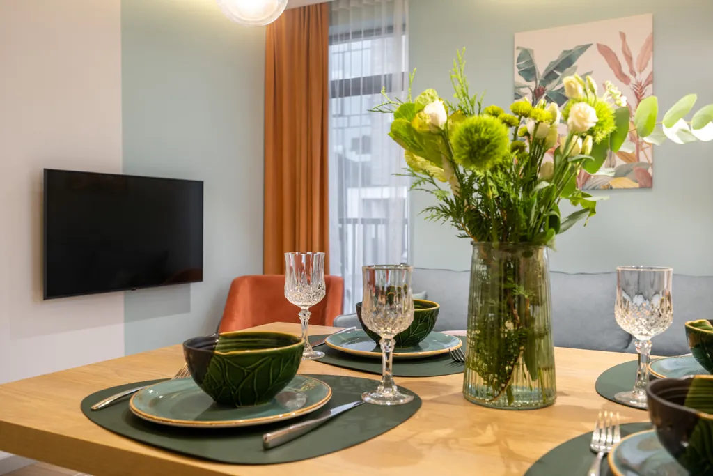 Дизайнерские апартаменты Охта КраСКИ Green