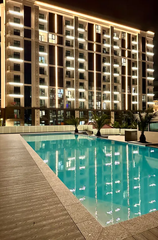 Дизайнерская квартира возле моря с балконом