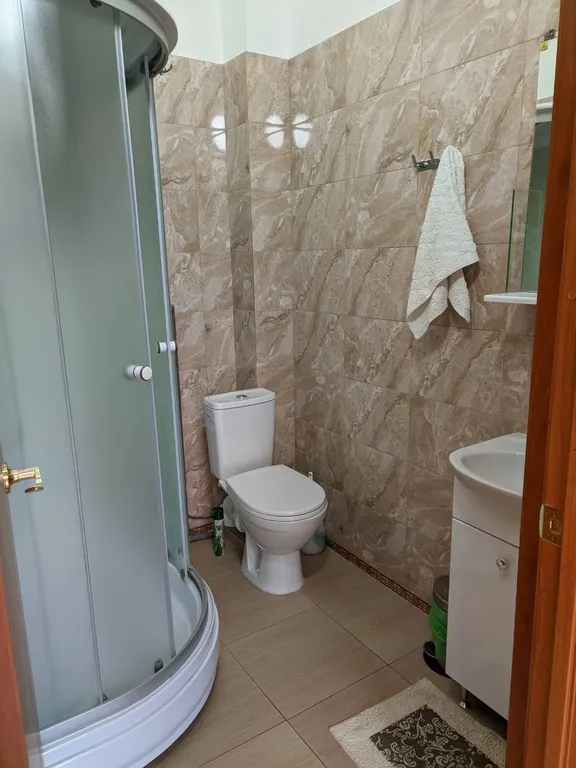 Студия в Солониках с удобствами и общей кухней