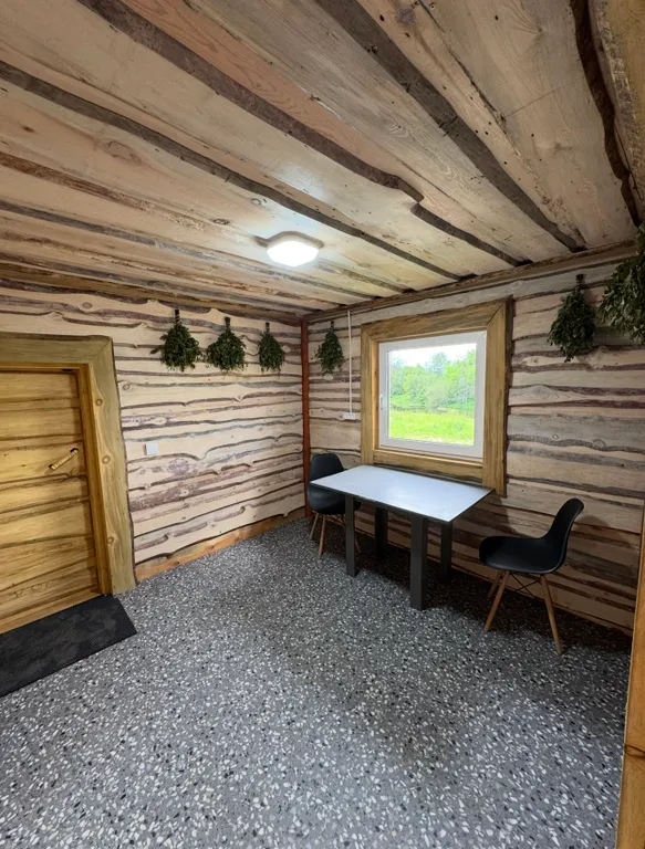 Дом с баней в лесу