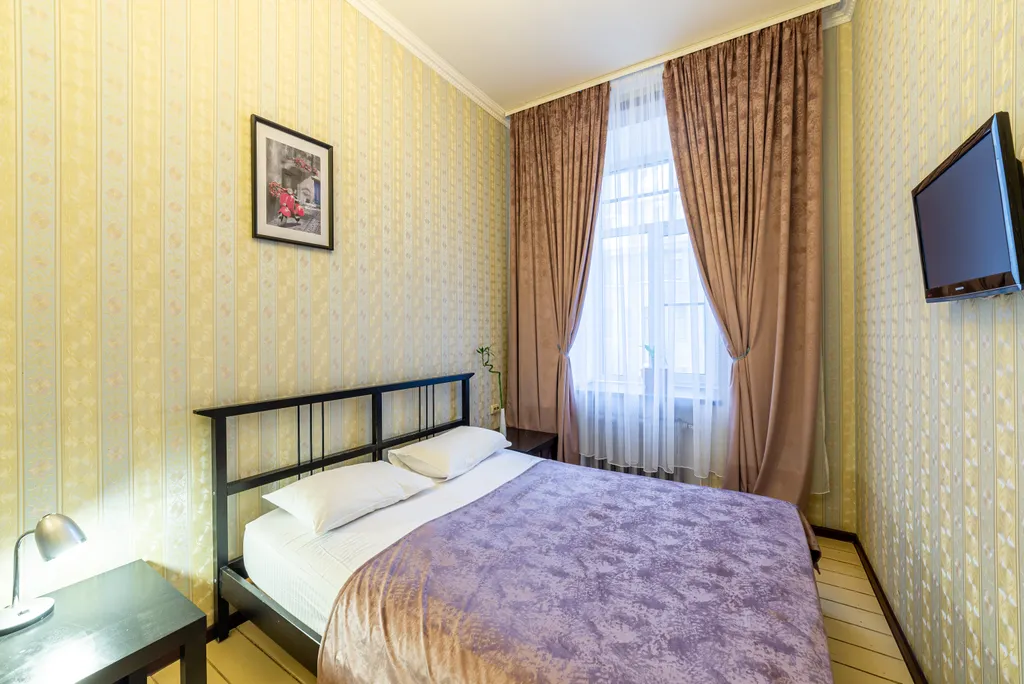 Квартира Квартира Эконом с 1 кроватью и диваном, с общей душевой комнатой — Санкт-Петербург