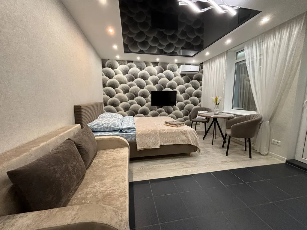 Шикарная студия рядом с Фантастикой и с больницей Семашко.