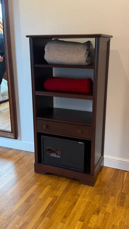 Лофт - мансарда с фронтальным видом на море