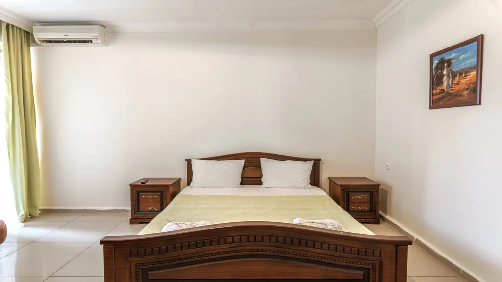 Полукомфорт 3-х местный (с общим балконом)