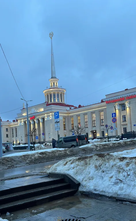 Сосновое шале на берегу Сямозера