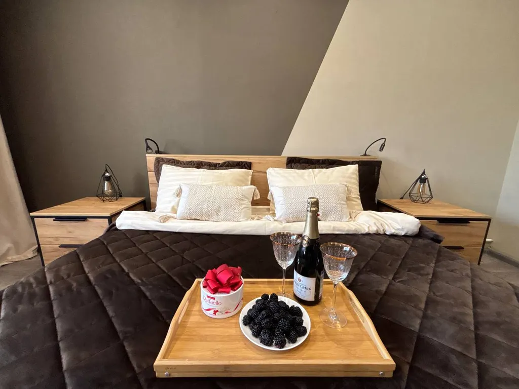 Шикарная трехкомнатная квартира с собственной Бесплатной парковкой!