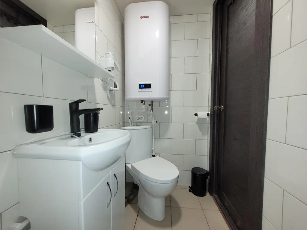 Лофт-5 жёлтая, клёвая двухуровневая студия в центре