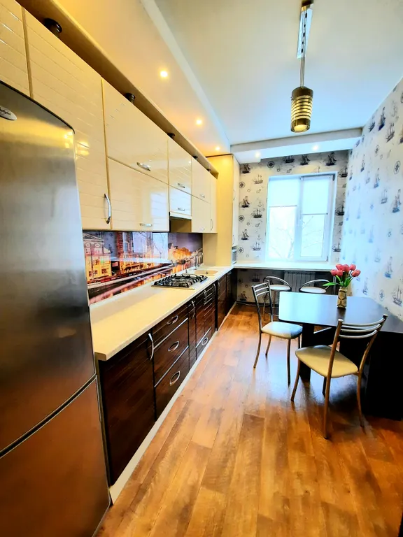 2-х комнатна квартира с изол. комнатами в самом центре ул Дзержинского