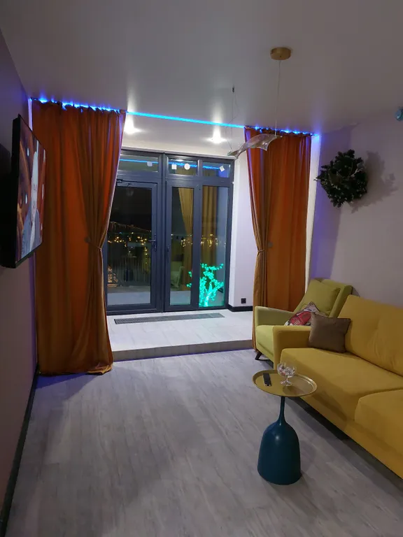 Квартира Luxe-76, своя терраса и вход, джакузи, проектор, ТВ-Алиса, 2 санузла — аренда посуточно в Тюмень