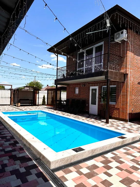 Дом с сауной и бассейном