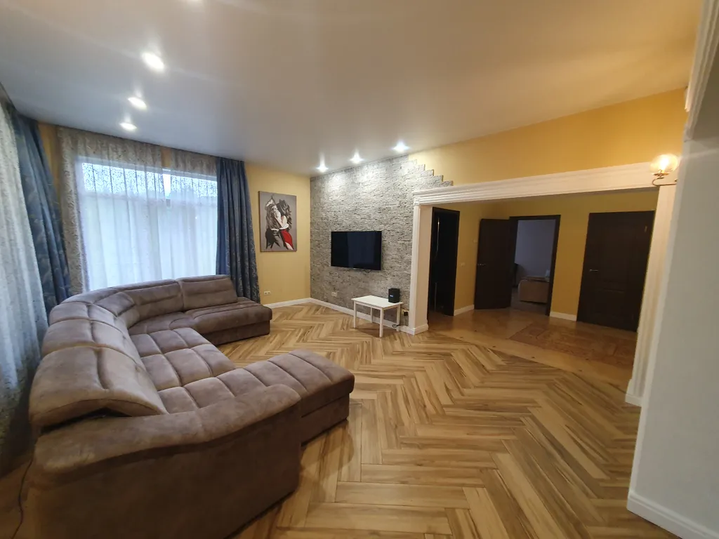 Дом для комфортного загородного отдыха в лесу рядом с морем