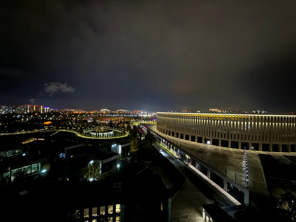 С шикарным видом на парк краснодар и стадион ozon