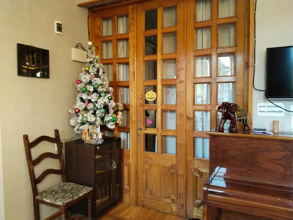 Большой семейный номер со своим санузлом и смежным номером