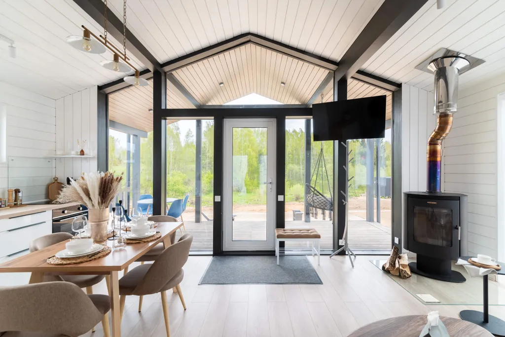 Дом с видом на лес и реку