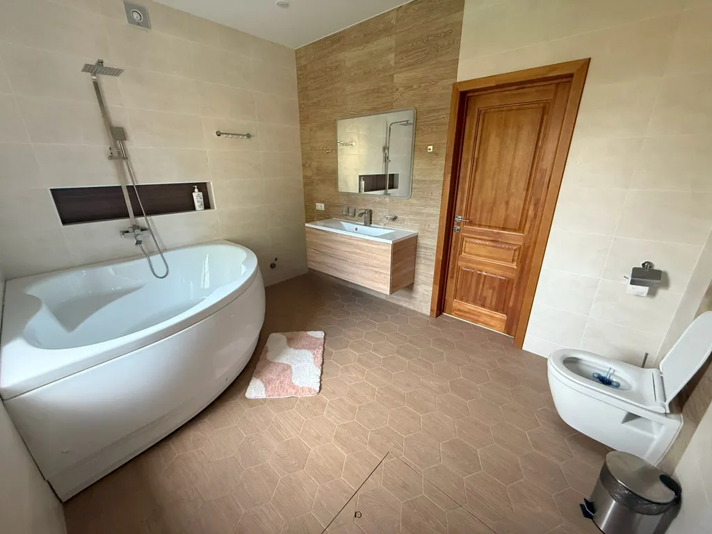 Новый уютный дом с баней у леса