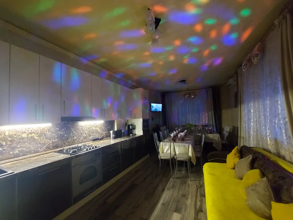 Коттедж Марианна с бильярдом, теннисом, сауной и бассейном