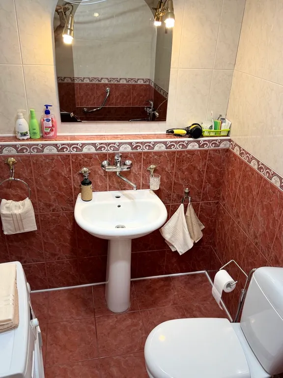 Двухуровневая квартира с парковкой и двумя санузлами