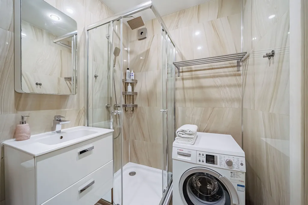 Удобная локация в самом центре у метро с видом на город и арену