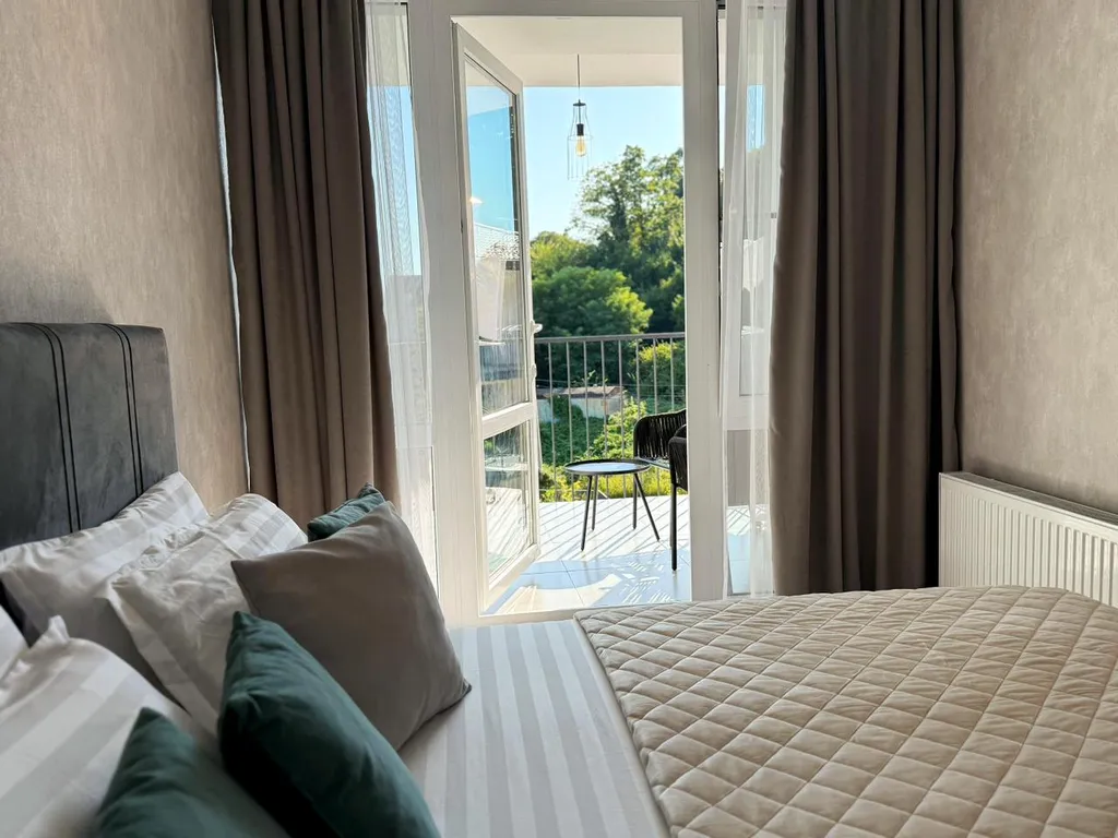 Евро-двухкомнатная квартира с видом на море Монако