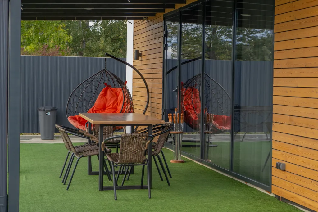 Дом с бассейном