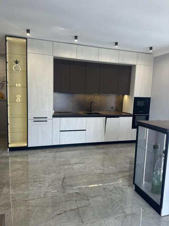 Дом с бассейном