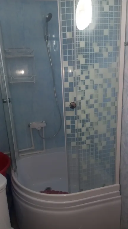 Уютная комната-студия в центре города с цветущим двориком с фонтанчиками