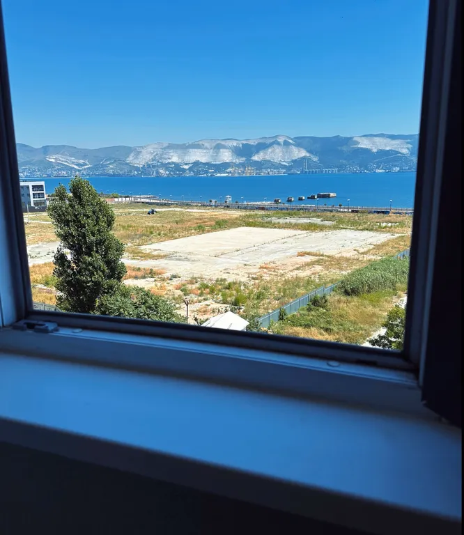Первая береговая с видом на море