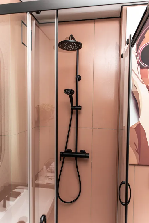 Стильные дизайнерские апартаменты на берегу реки Волга