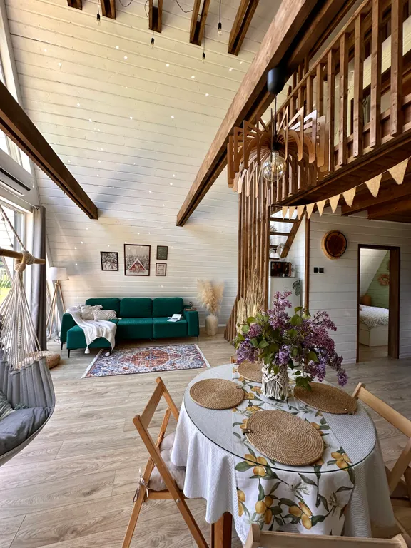 Большой уединенный A-frame в лесу с горячей купелью Фурако