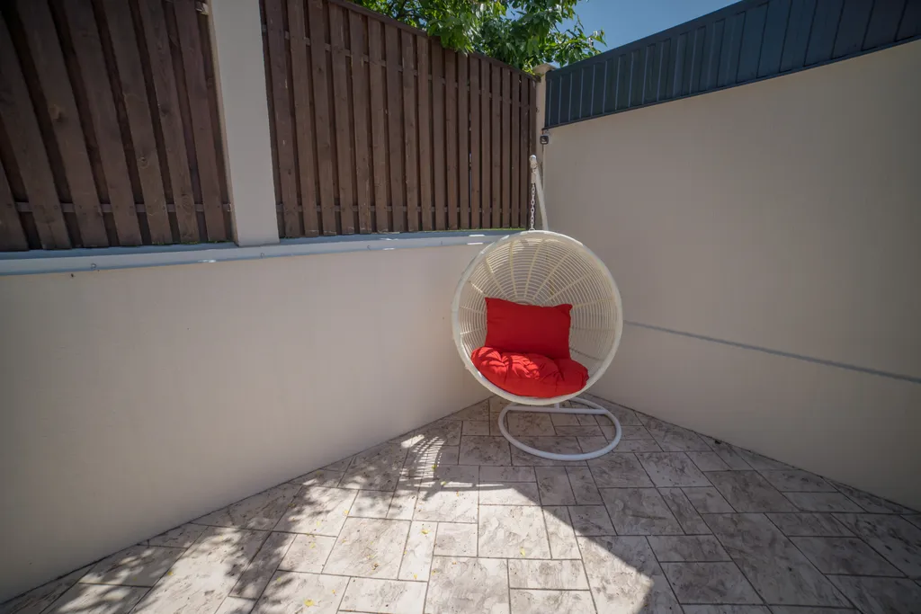 Роскошный дом с бассейном и сауной