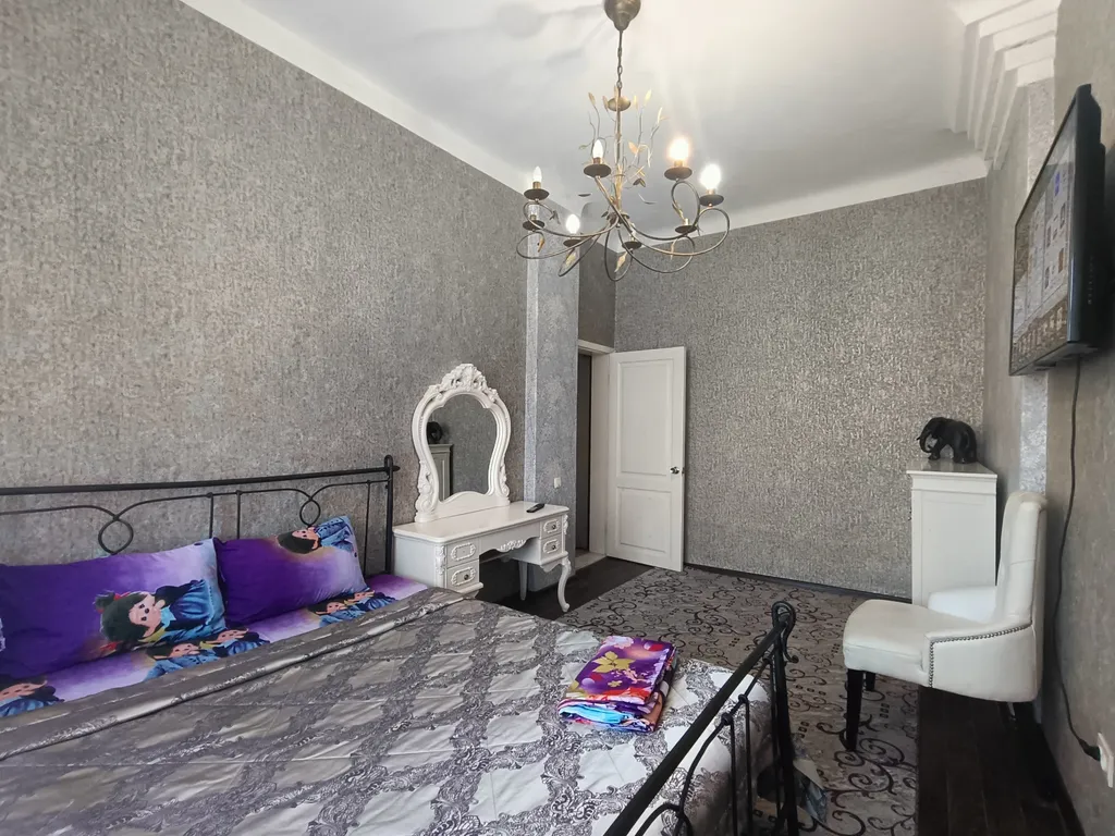 Квартира возле штаба округа и ТЦ Счастье