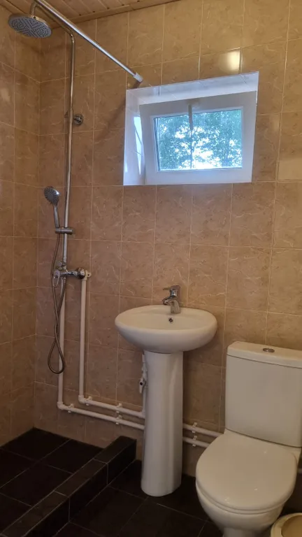 Коттедж Коттедж у озера в лесу — Луга