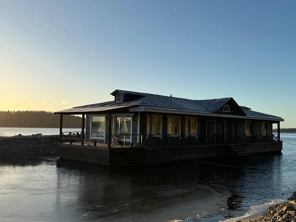 Дебаркадер Запад