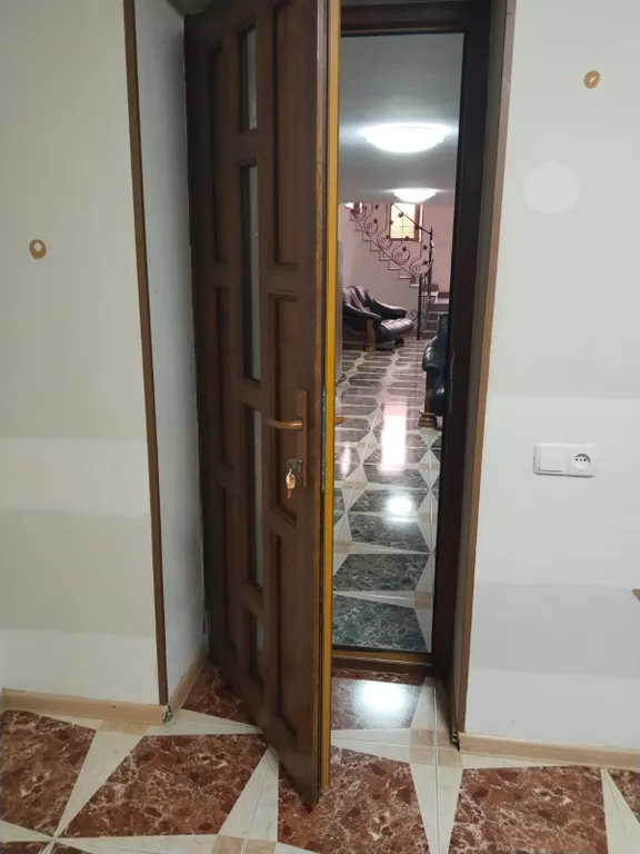 Апартаменты с большой кухней и выходом во двор