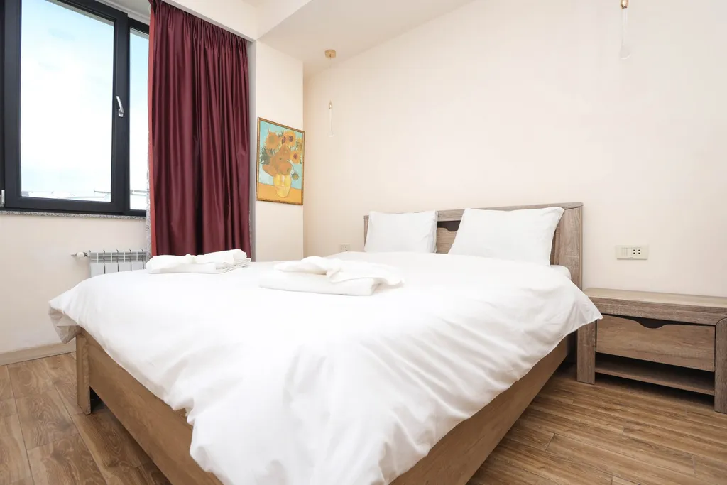 Уютная квартира с балконом в центре города — аренда посуточно в Ереван