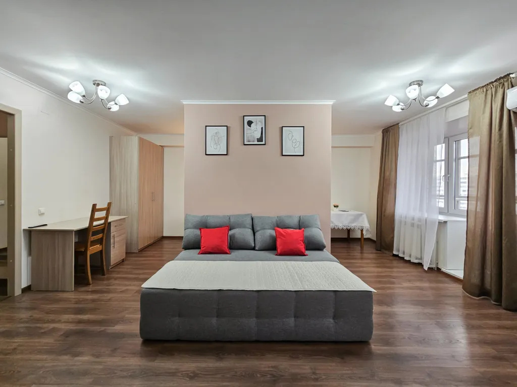 Просторная уютная студия в центре города